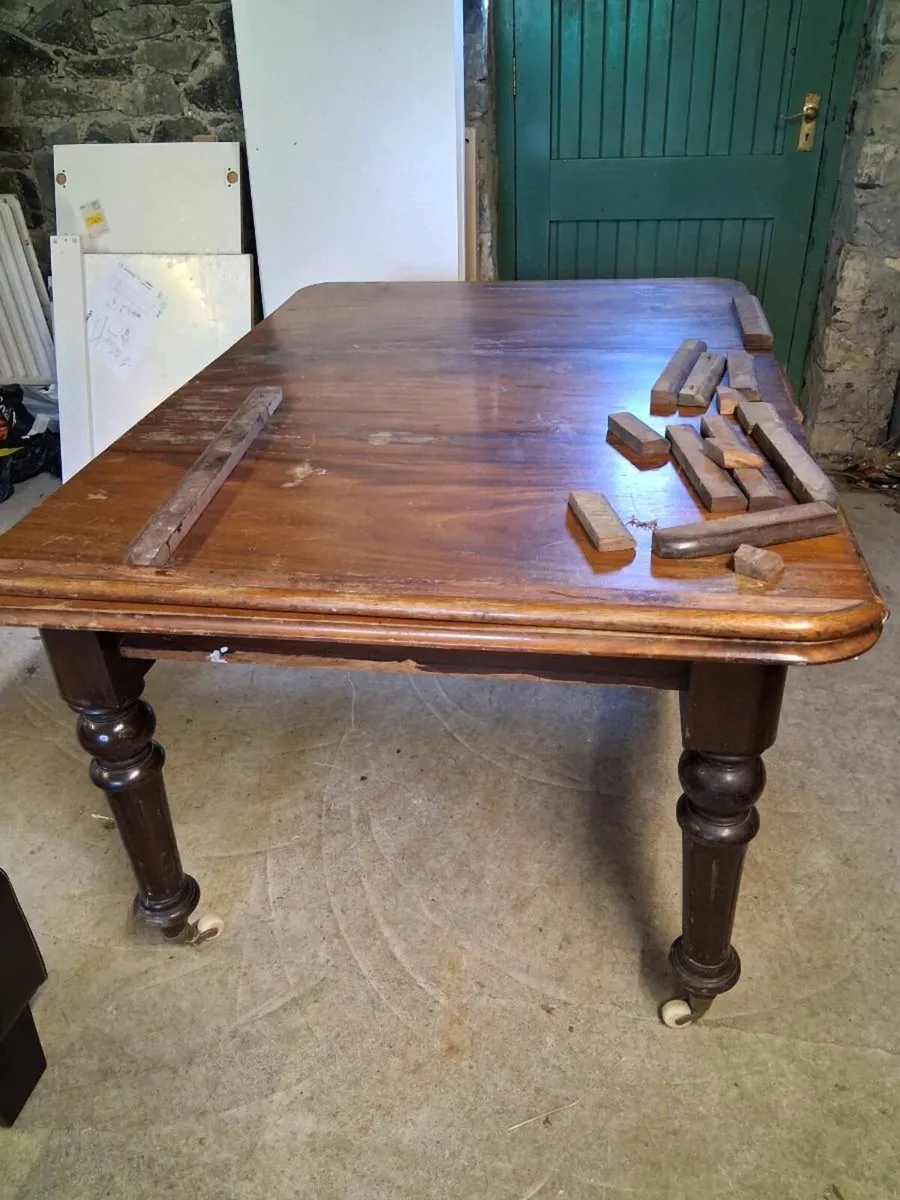 Mahogany dining table - Image 4