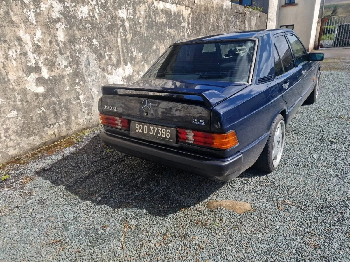 Mercedes 190 2.5 - Image 3