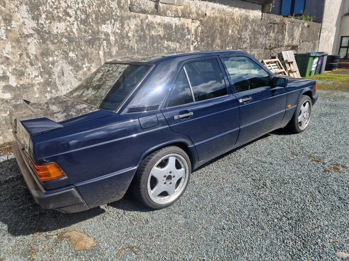 Mercedes 190 2.5 - Image 2