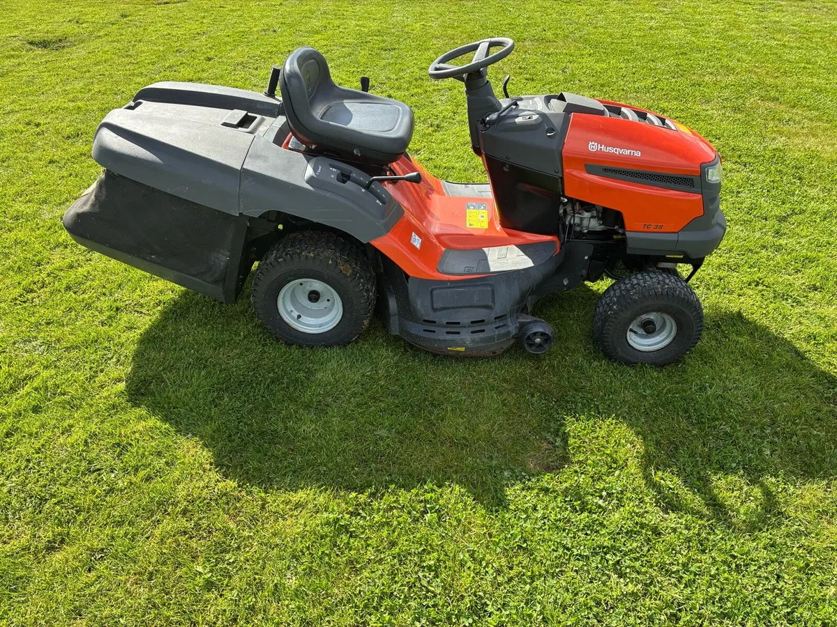 Husqvarna TC38 Ride on Mower - Image 3
