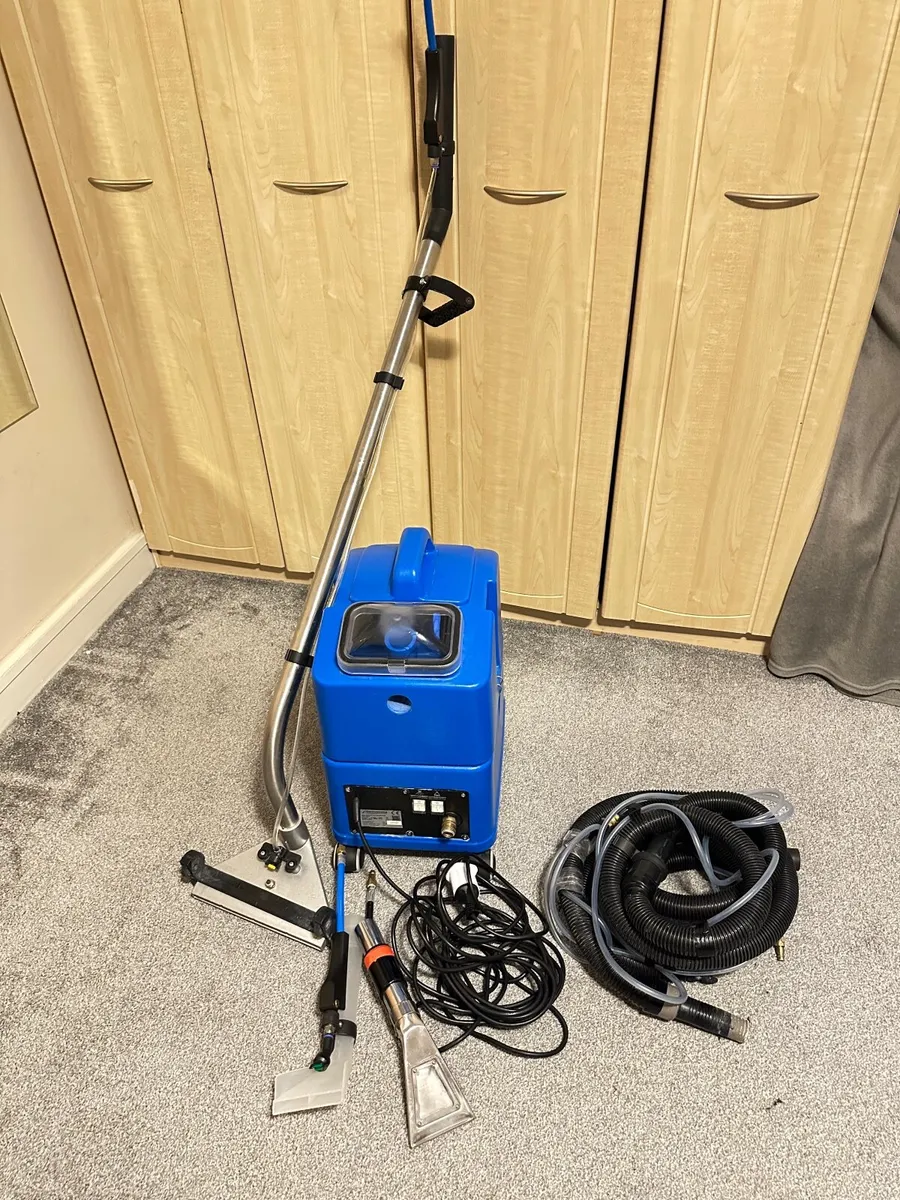 Carpet cleaning machine - Image 2