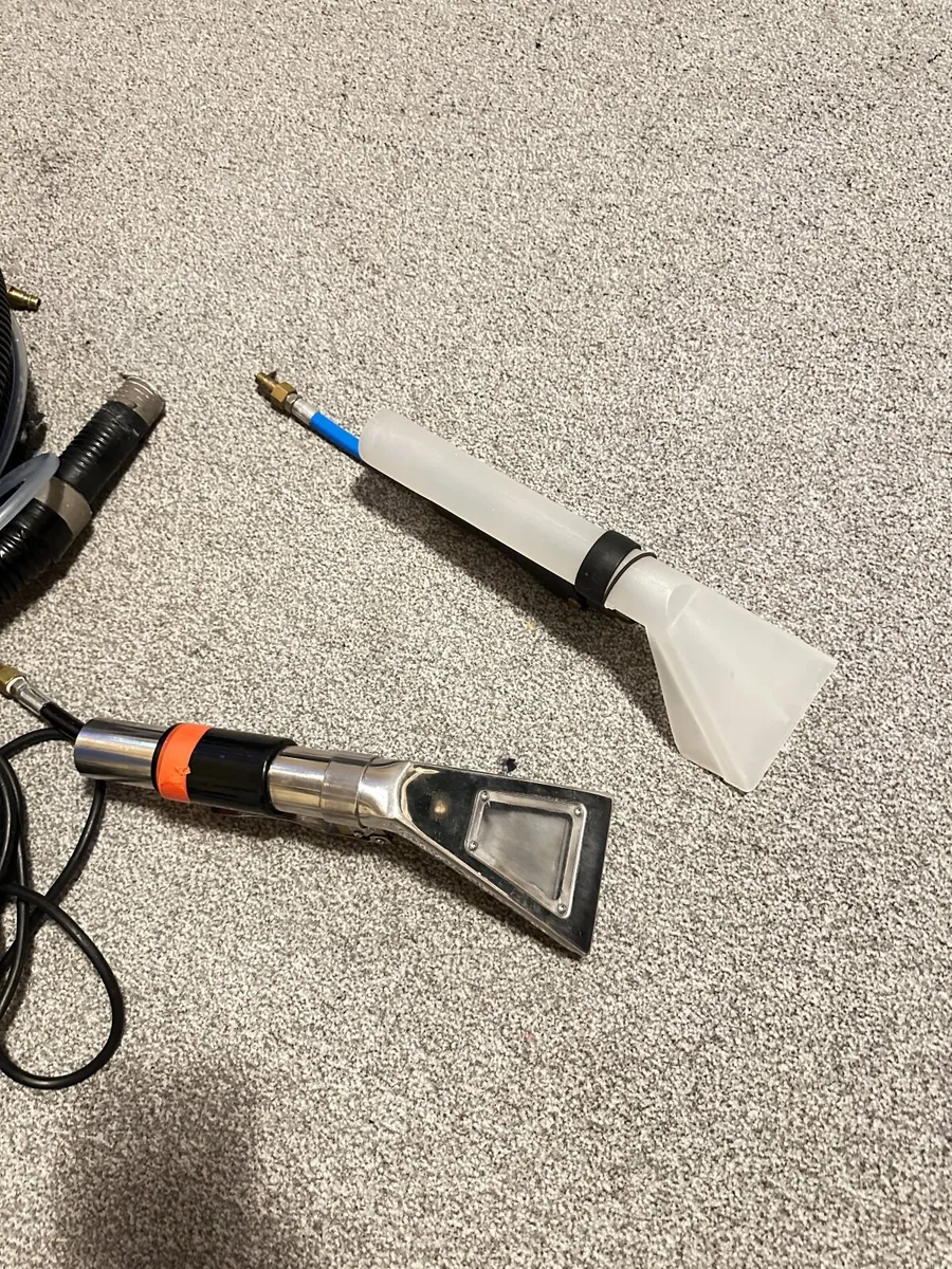 Carpet cleaning machine - Image 4