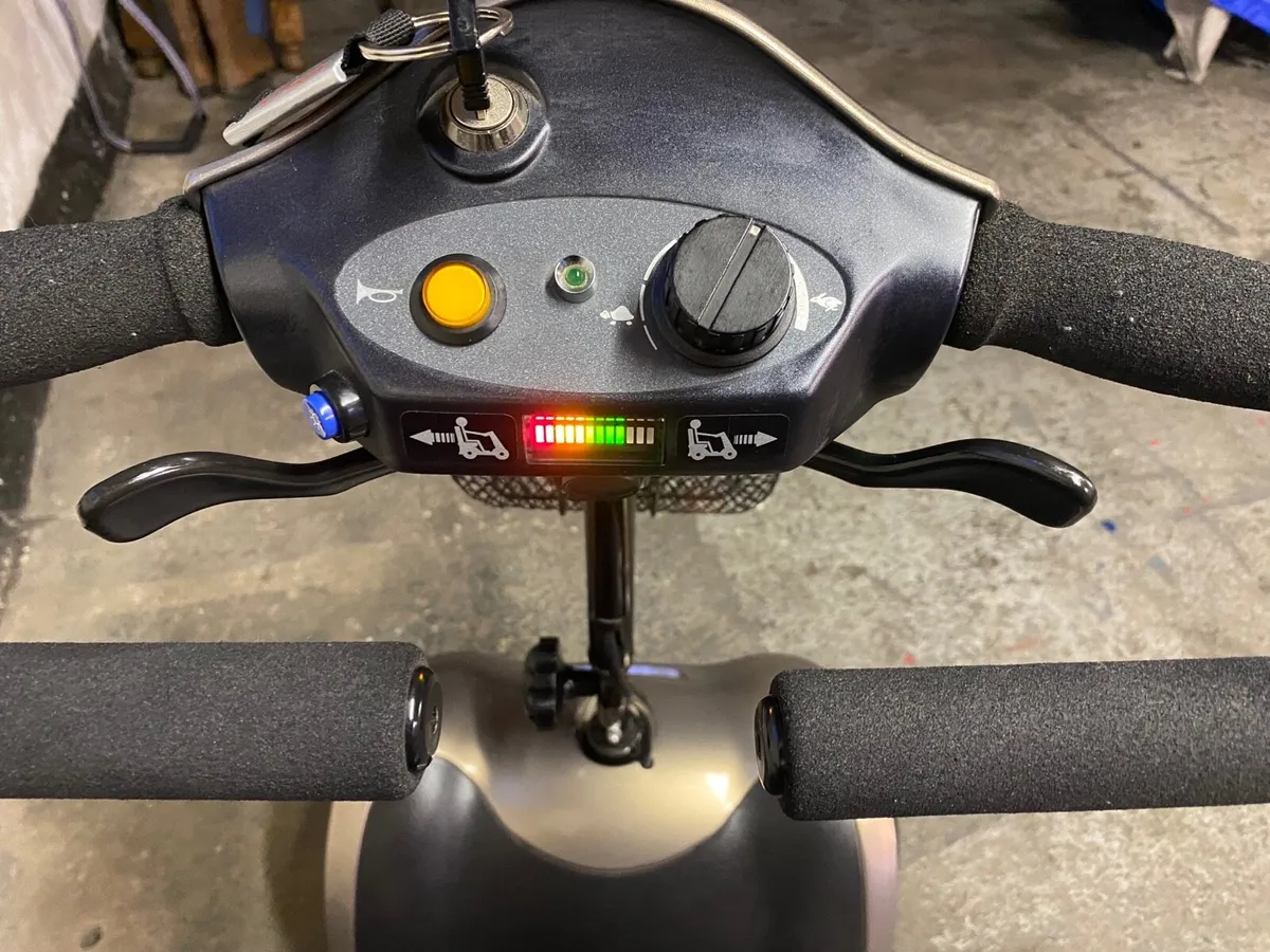 KYMCO MOBILITY SCOOTER - Image 4