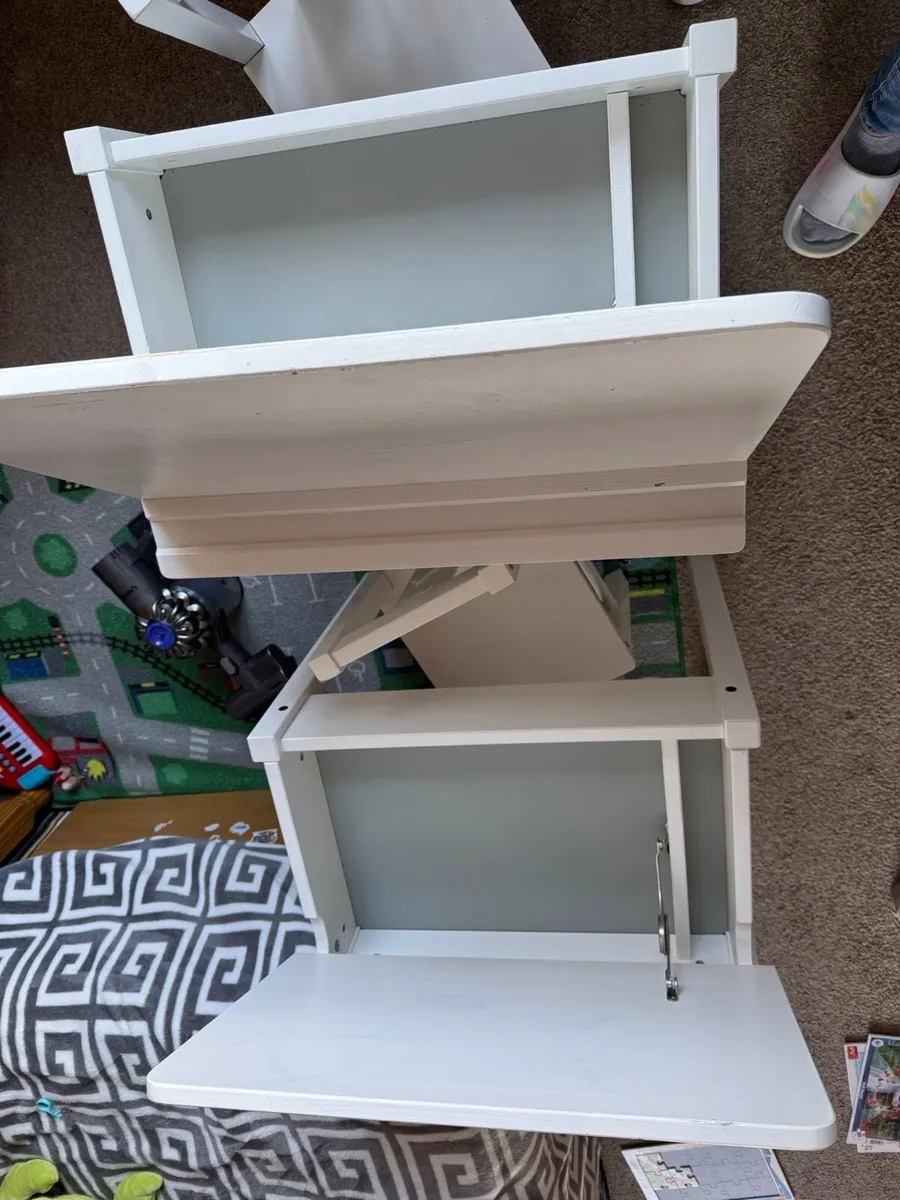 Kids desks and chairs - Image 2