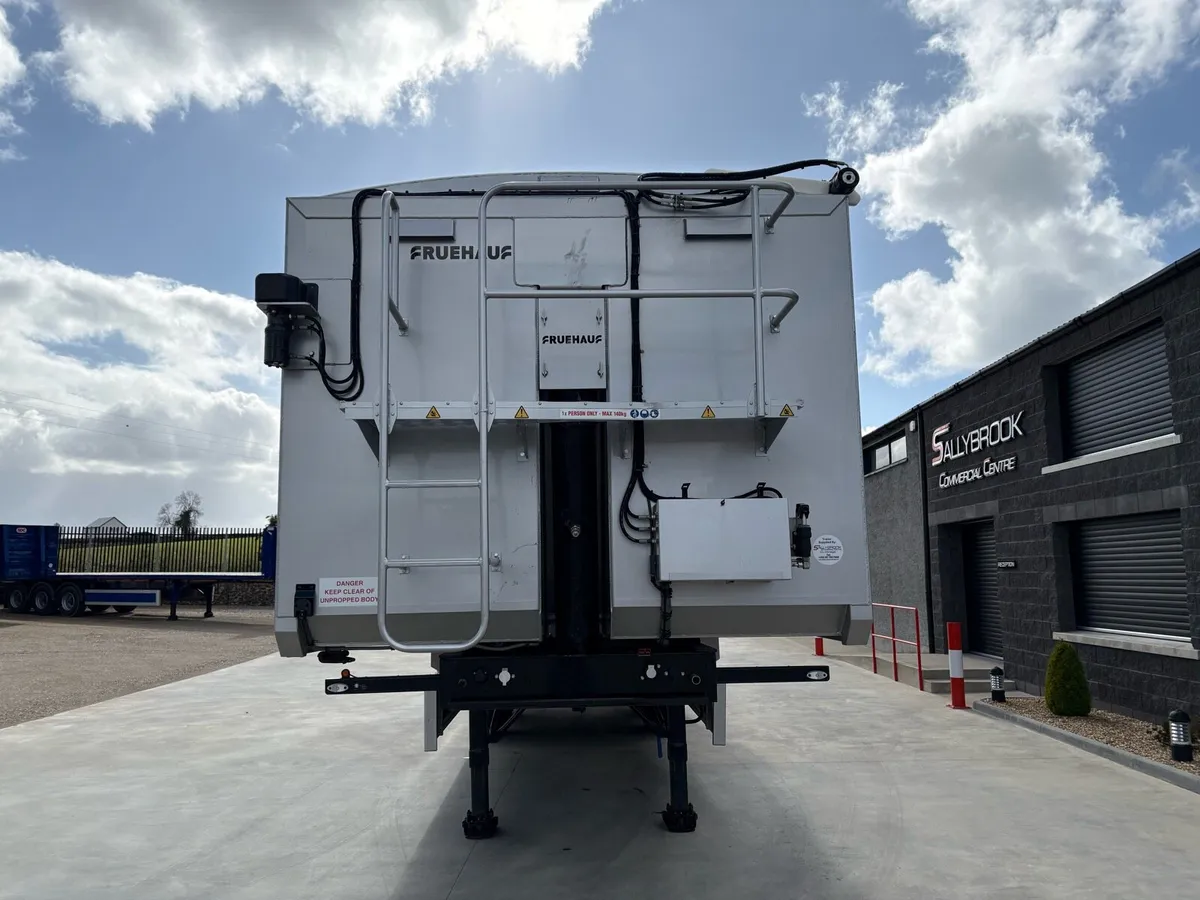 Fruehauf 72 Cubic Yard - Image 3