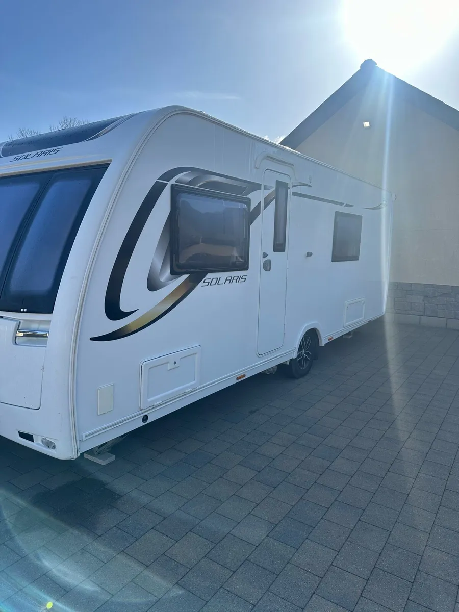 2019 lunar Solaris 544 - Image 1