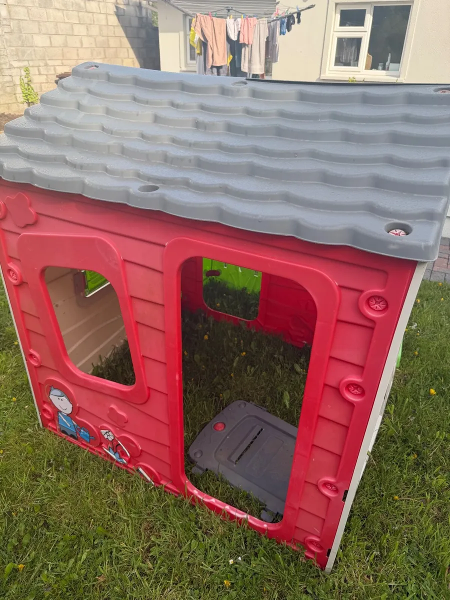 Outdoor Play House - Image 1