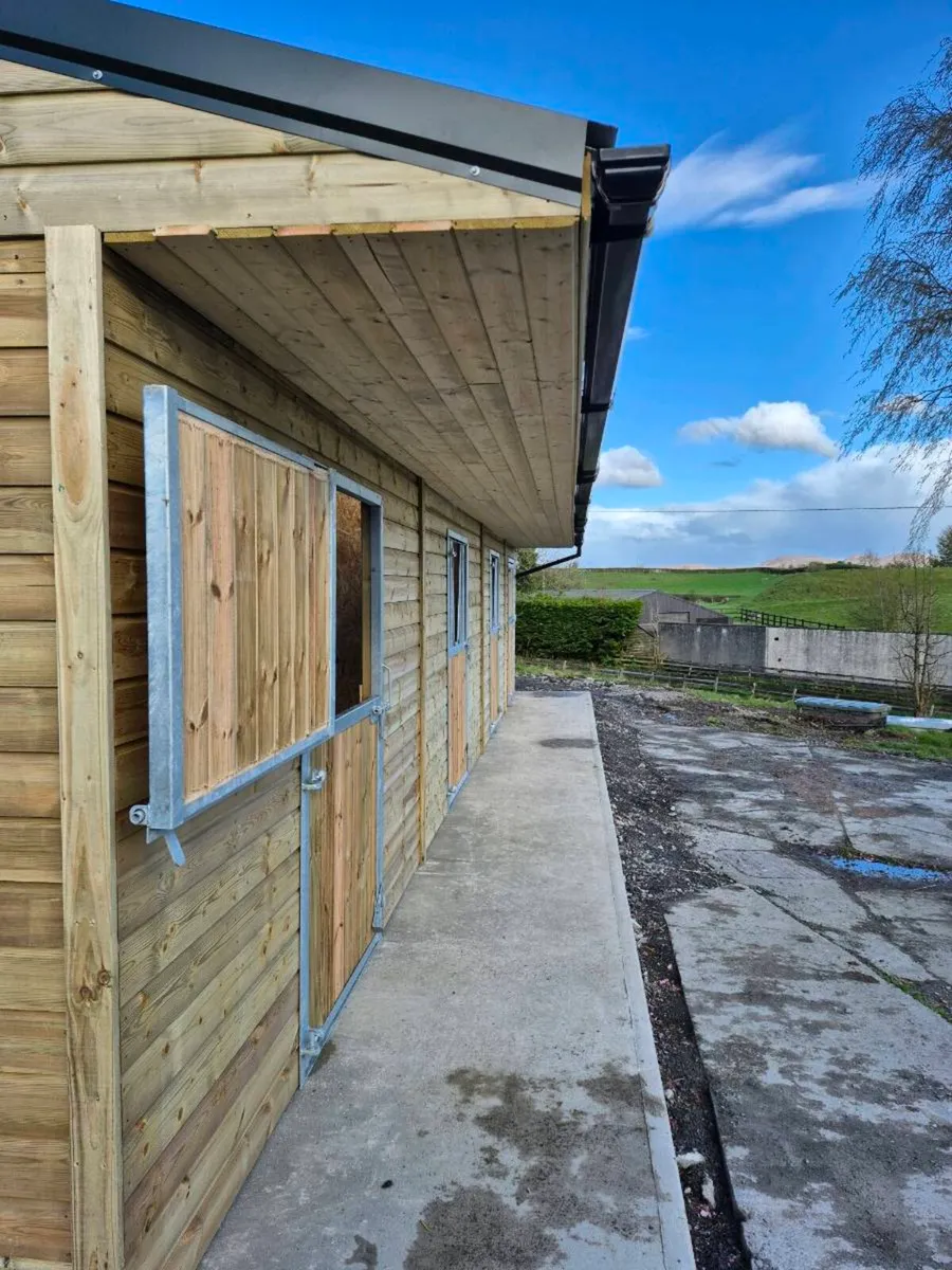 Stables And Field Shelters - Image 2