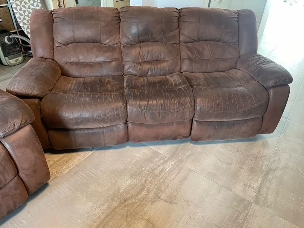 free furniture - Image 1