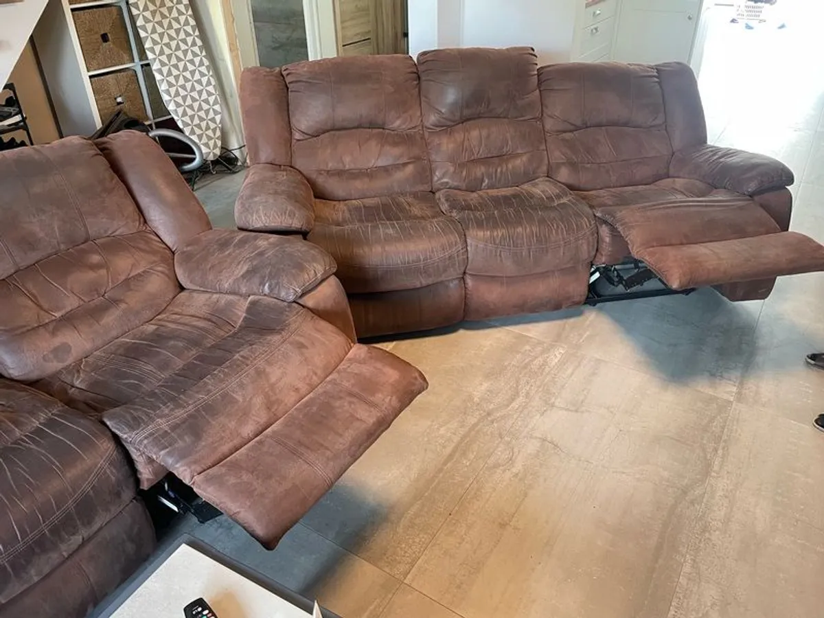 free furniture - Image 3