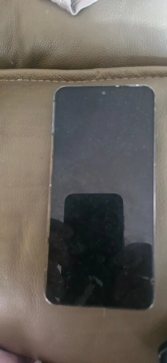 samsung s22 - Image 1