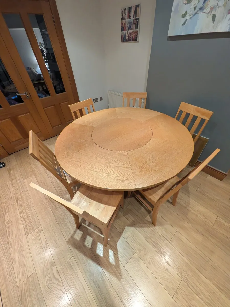 Round Oak Kitchen Dining table (chairs NOT incl) - Image 2