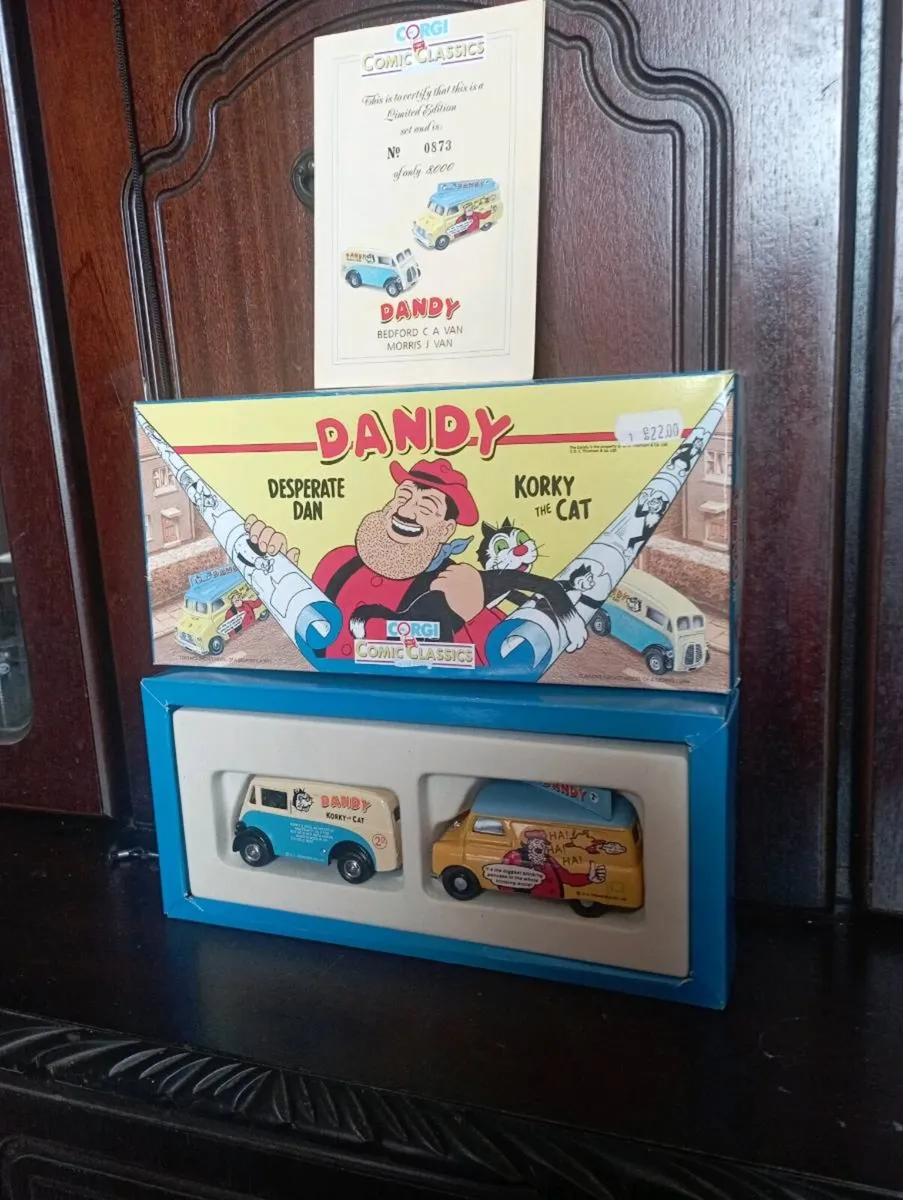 VINTAGE CORGI CLASSIC DIE--CAST MODLE'S VAN SET. - Image 1