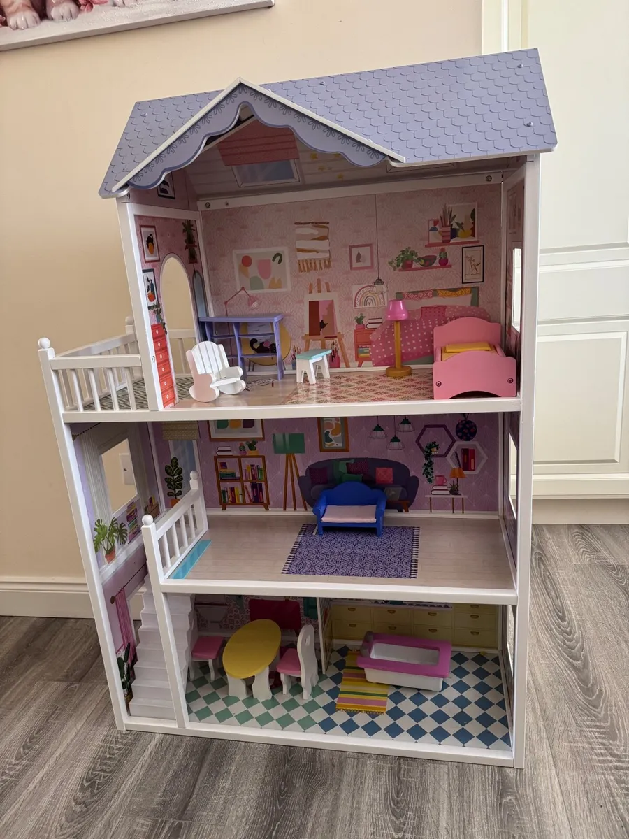 Wooden Doll House - Image 1