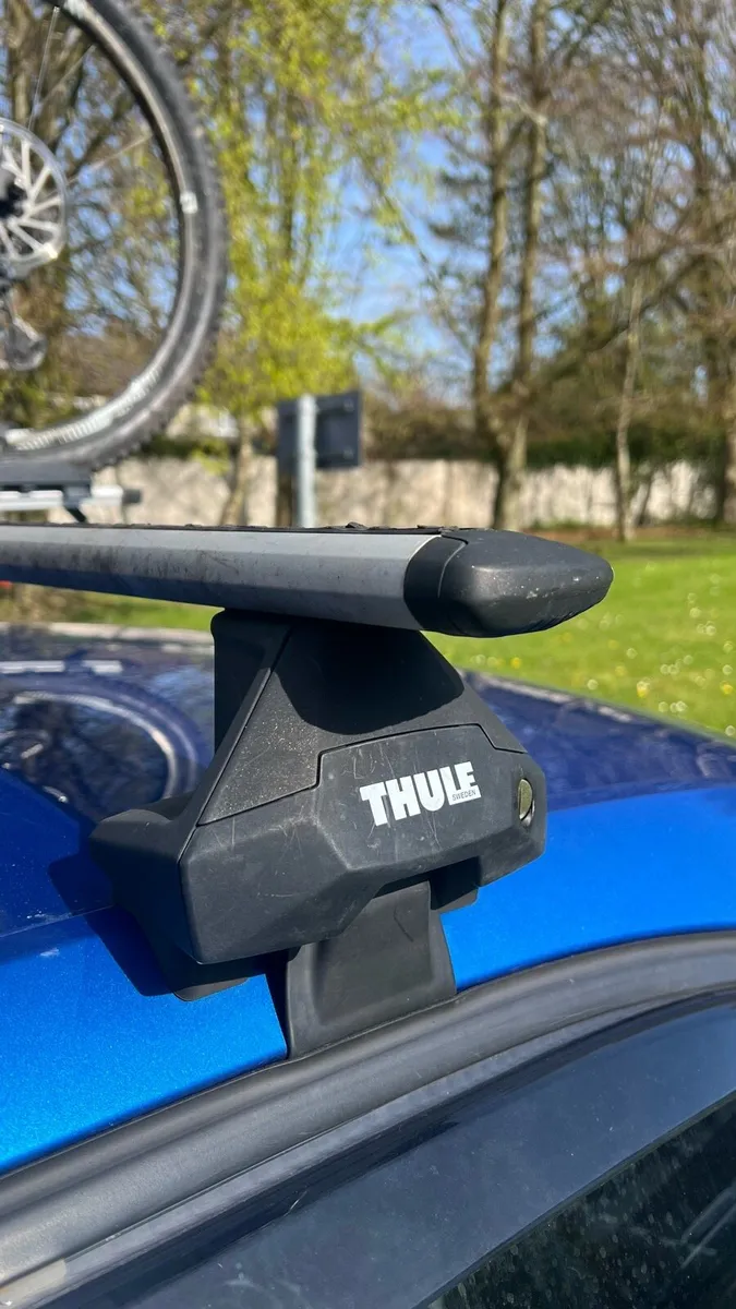 Thule bars and bike carrier - Image 2