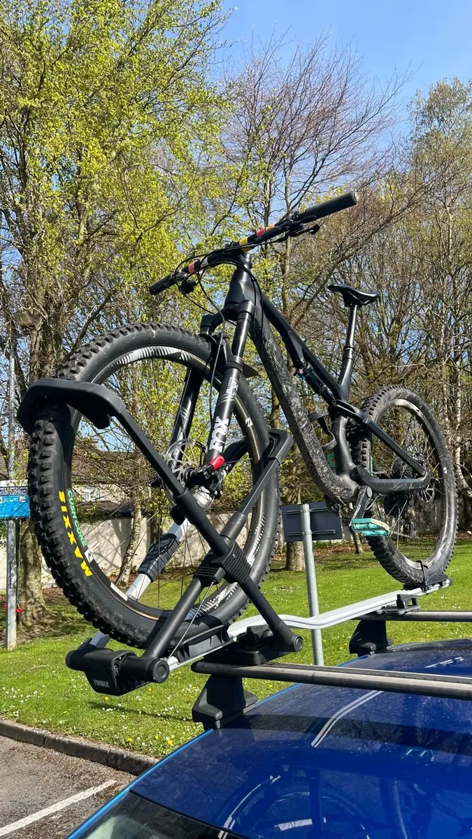 Thule bars and bike carrier - Image 3