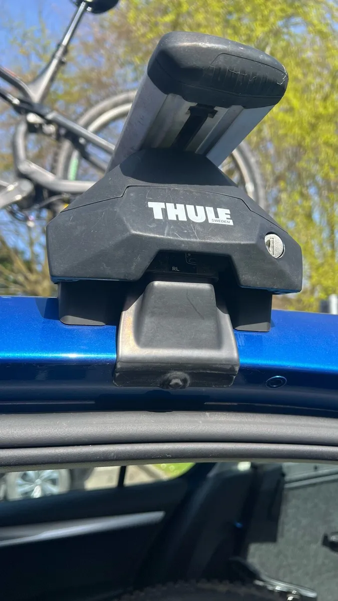 Thule bars and bike carrier - Image 4