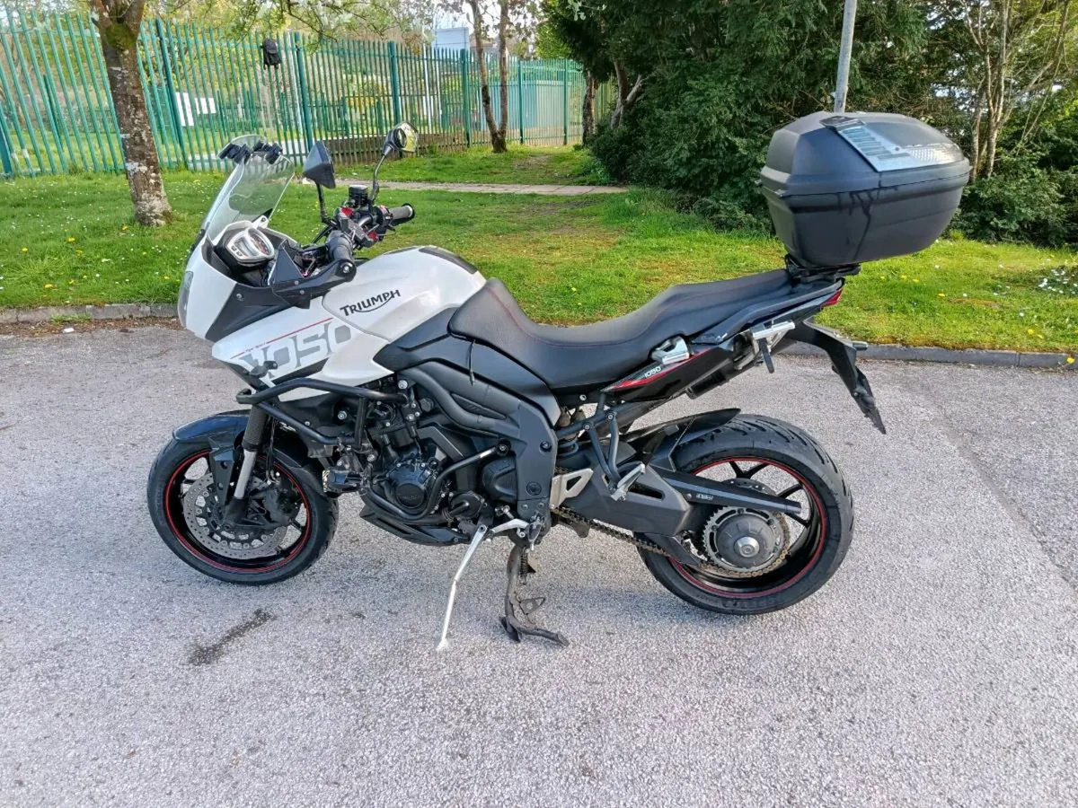 Triumph tiger sport 1050 - Image 2