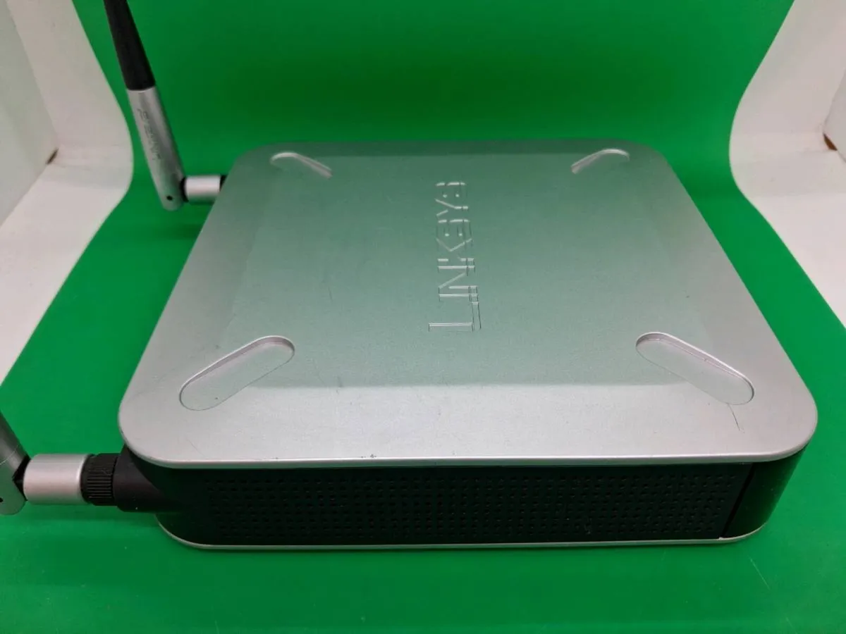 Postage - Linksys Cisco WET200 Wireless Ethernet B - Image 4