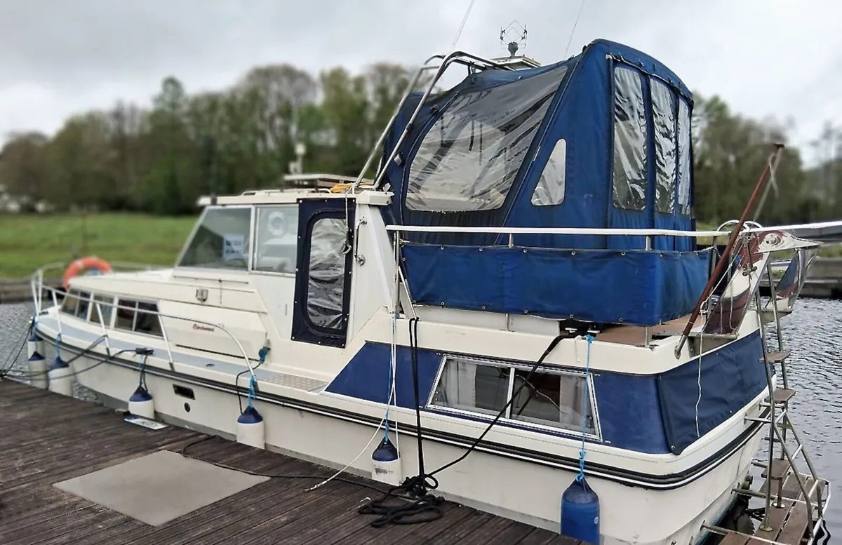 Birchwood 33 fly deck - Image 1