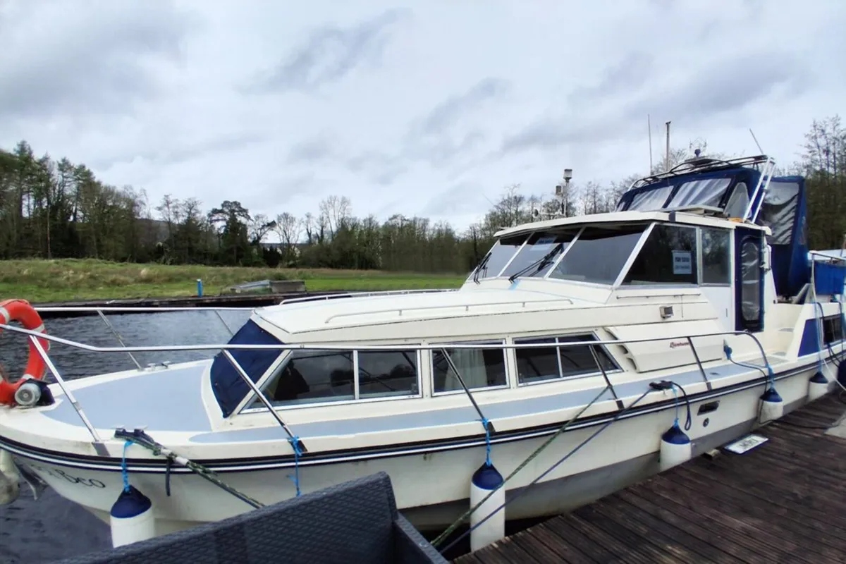 Birchwood 33 fly deck - Image 2