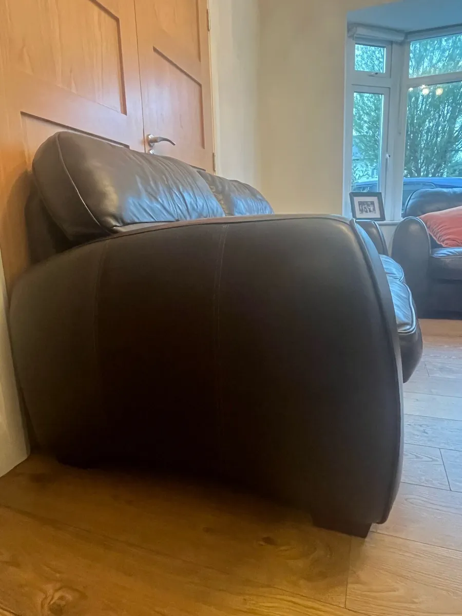 Leather 3 piece suite. Reduced to go ASAP - Image 4