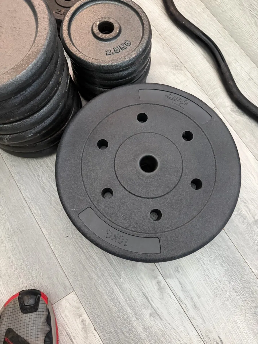 Bench and free weights - Image 4