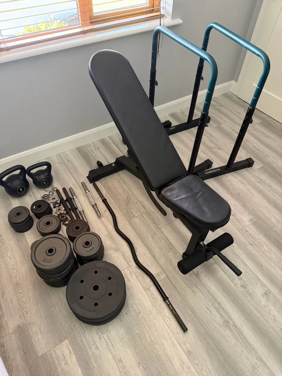 Bench and free weights - Image 1
