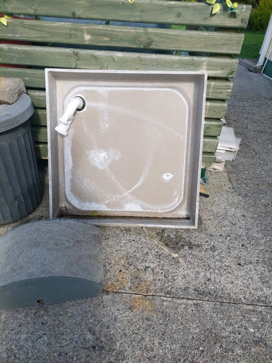 Shower tray - Image 1