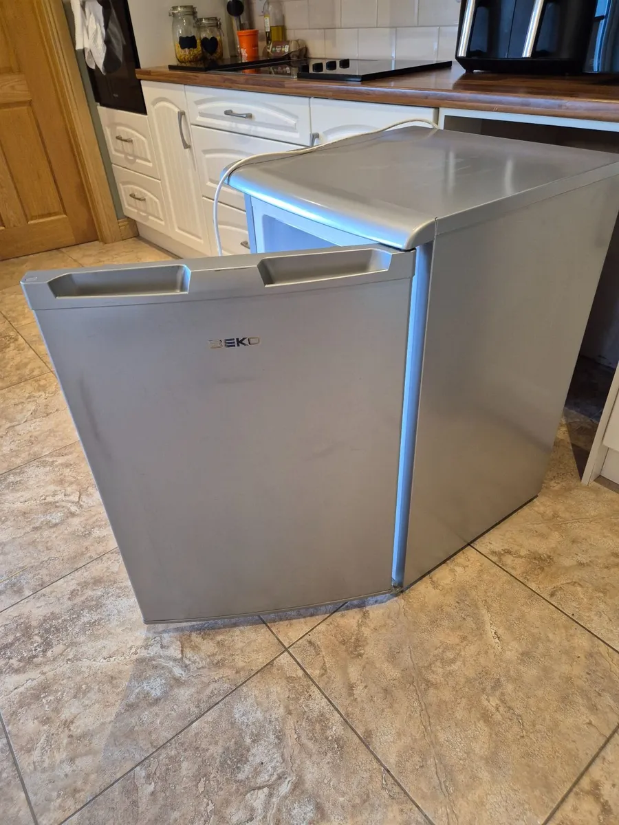 Beko undercounter Freezer - Image 2