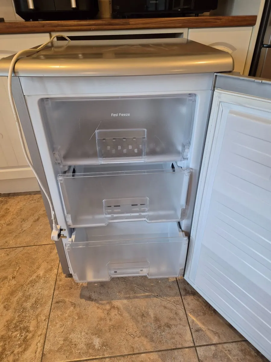Beko undercounter Freezer - Image 3