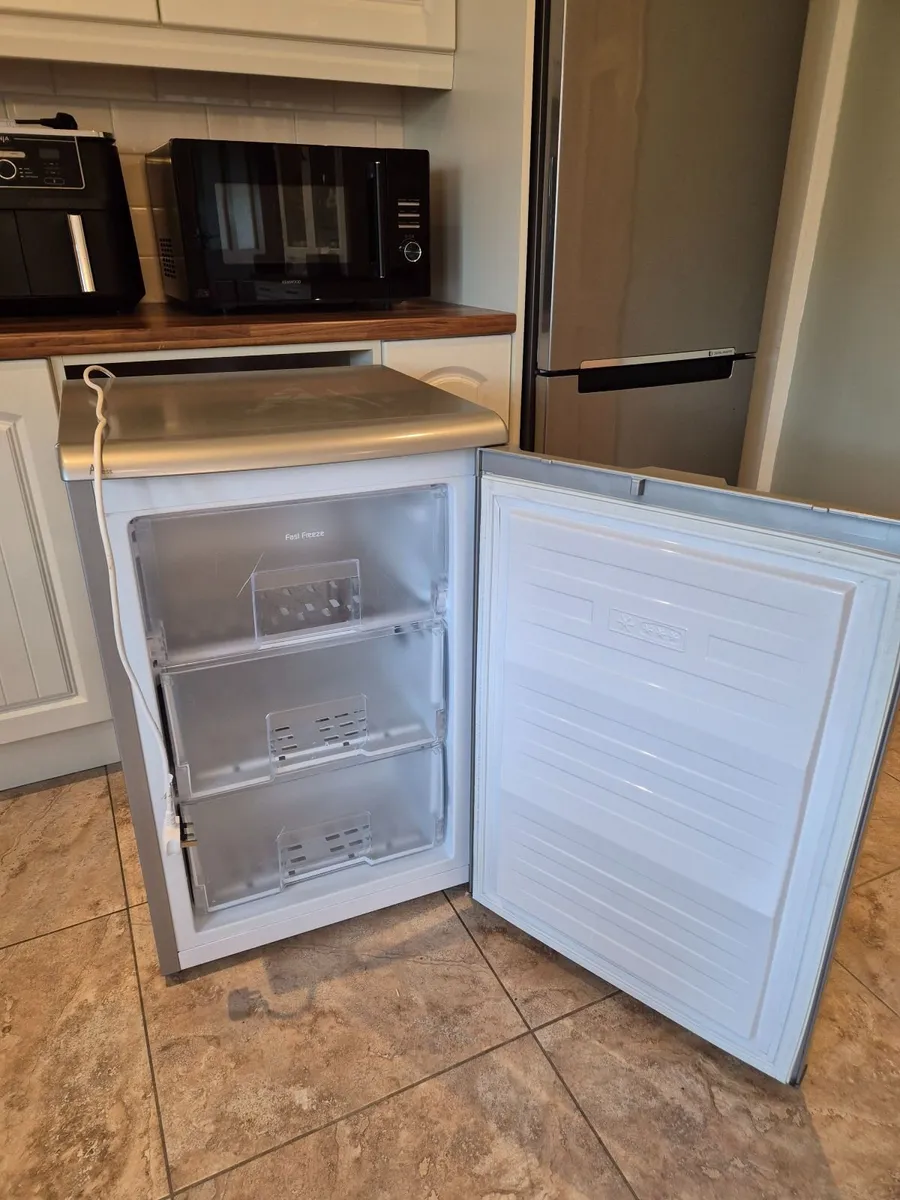 Beko undercounter Freezer - Image 4