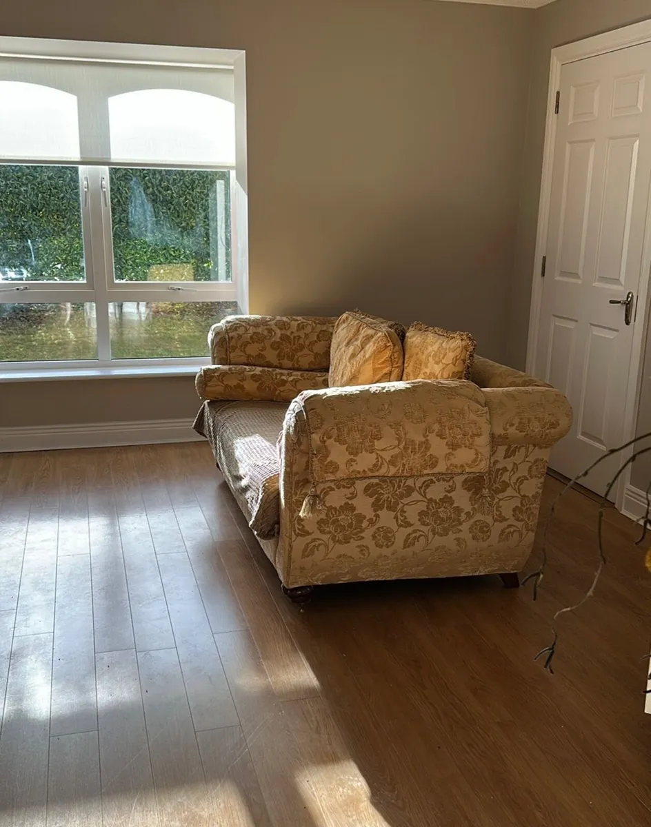 Suite of furniture - Image 2