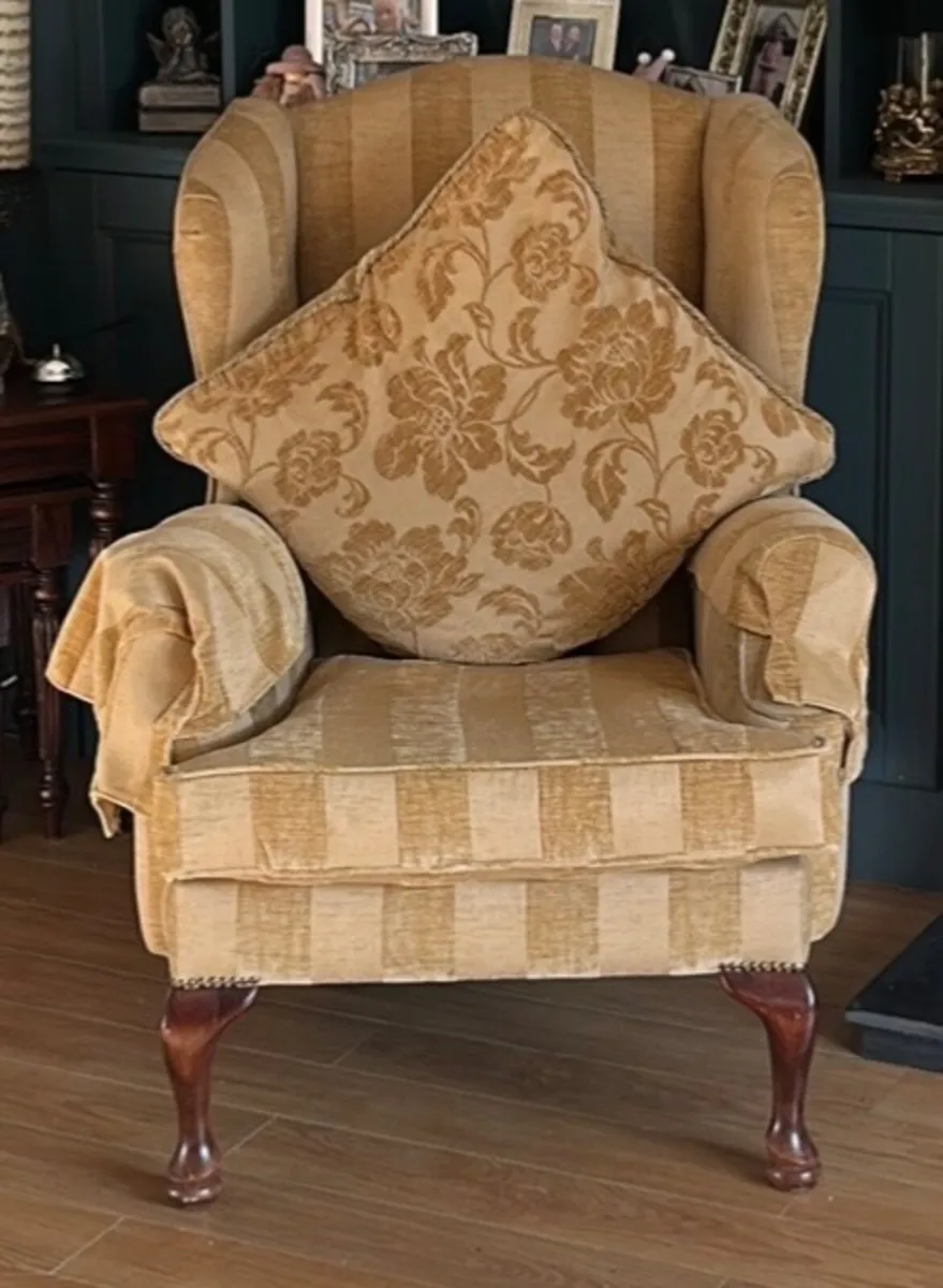 Suite of furniture - Image 4