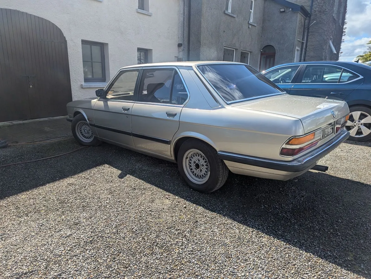 BMW 5-Series 1985 - Image 3