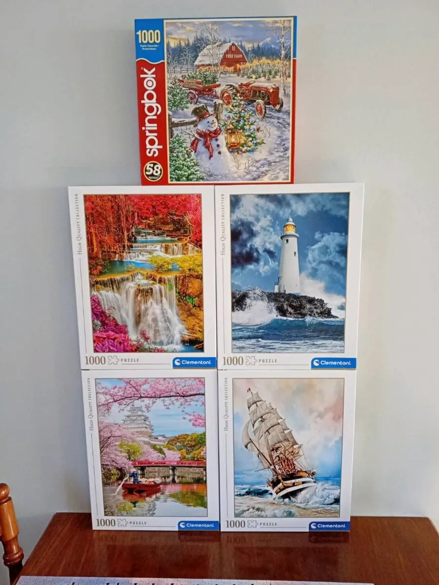 Jigsaw puzzles and books - Image 3