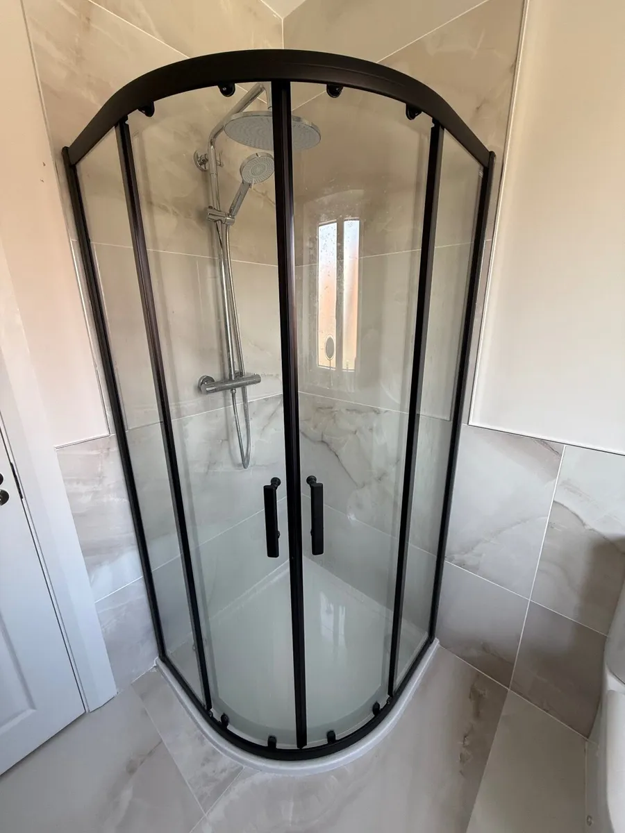 Shower enclosure - Image 1