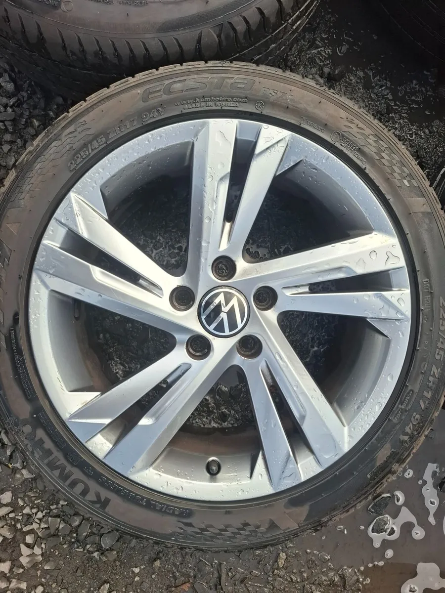17" Genuine Vw Valencia Alloys with tyres - Image 2