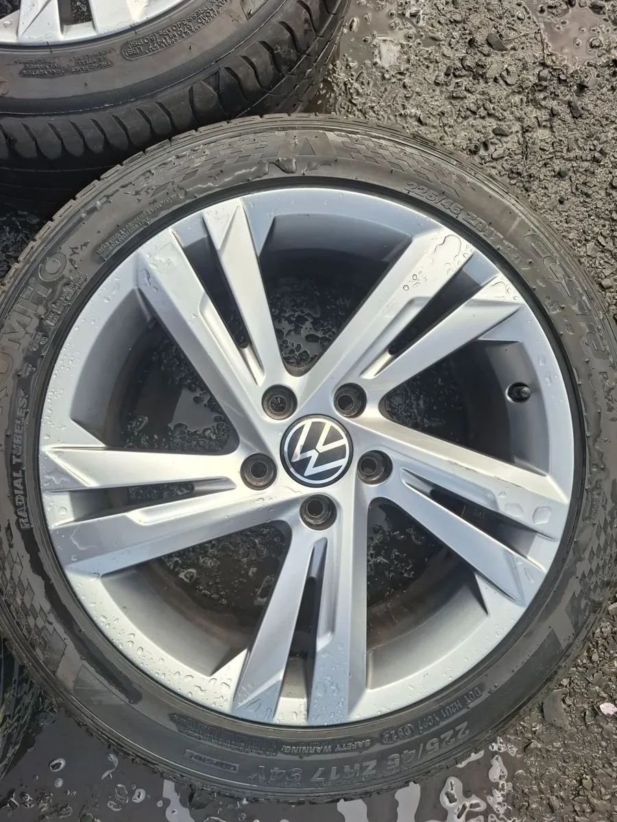 17" Genuine Vw Valencia Alloys with tyres - Image 3