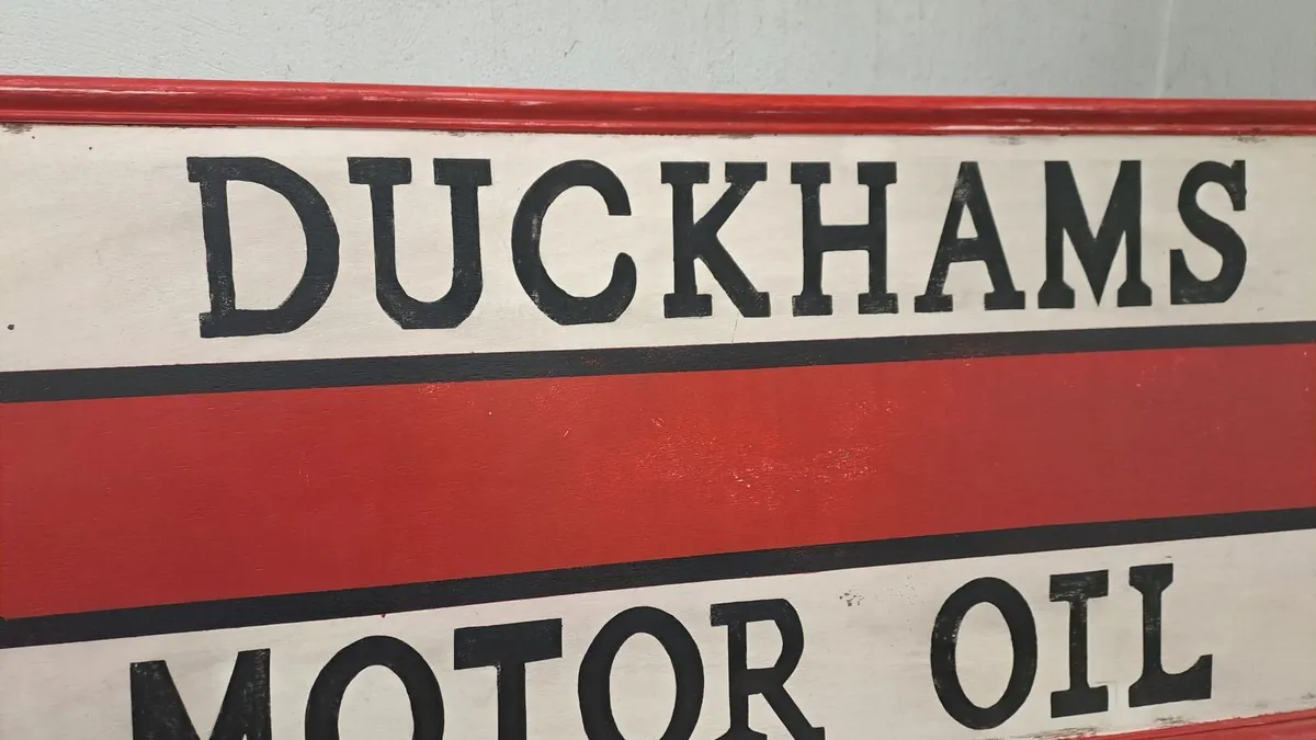 Large wooden vintage style duckhams oil sign - Image 4