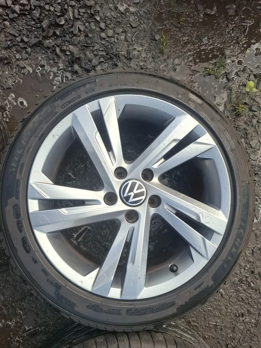 17" Genuine Vw Valencia Alloys with tyres - Image 4