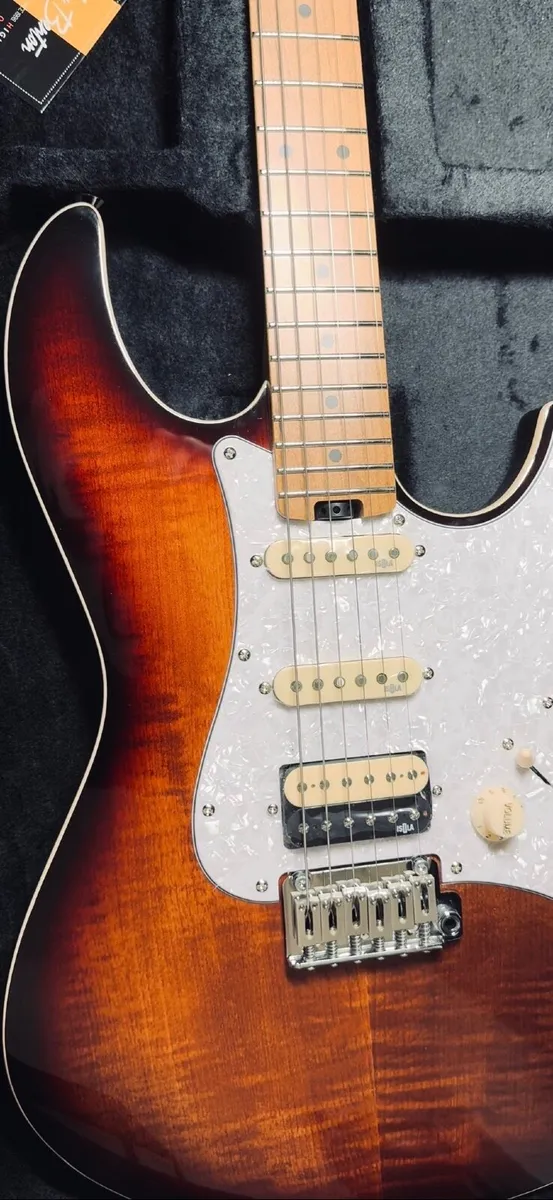 Stratocaster Modern + case. Harley Benton - Image 1