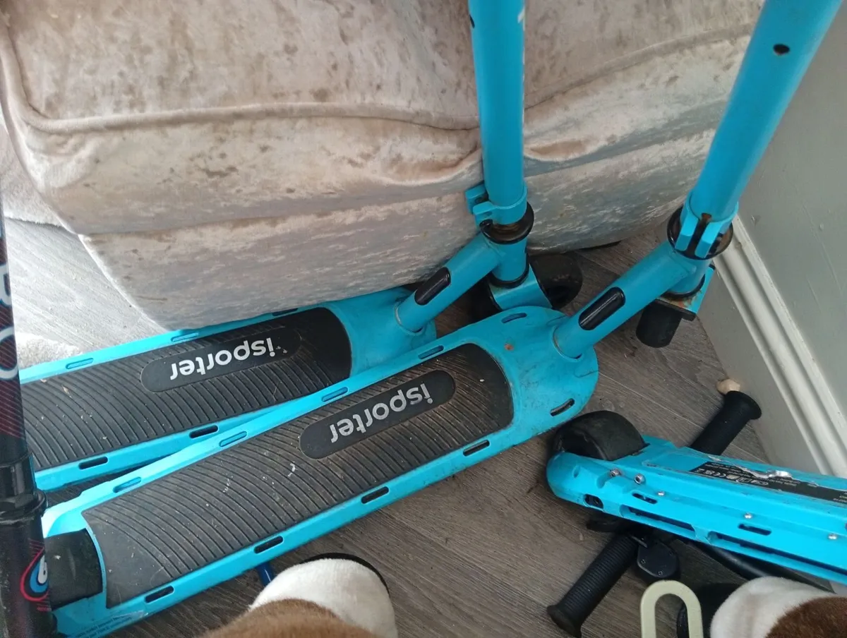 Kids electric scooter - Image 3