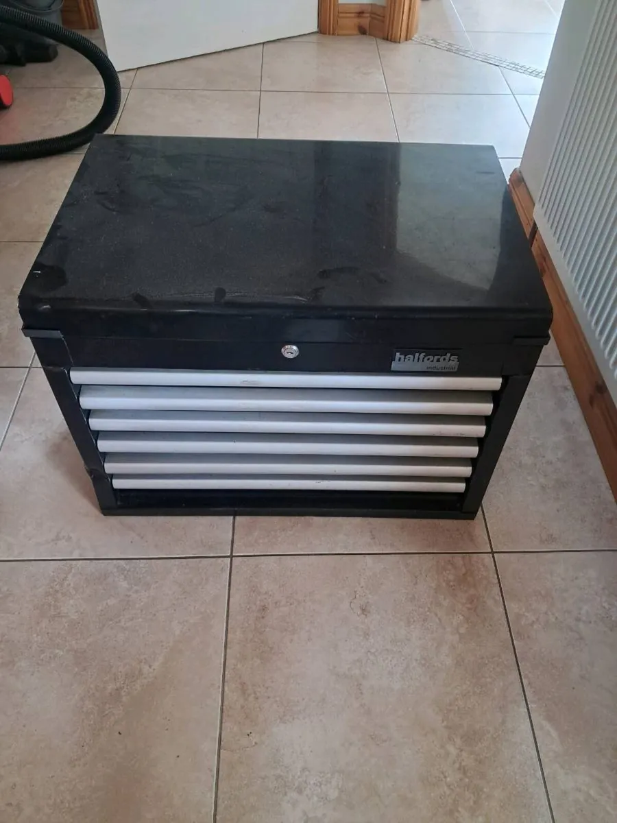 Toolbox and dewalt cordless drill - Image 2