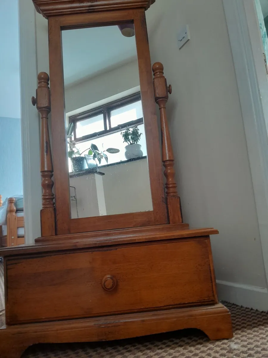 Large mirror with large drawer - Image 1