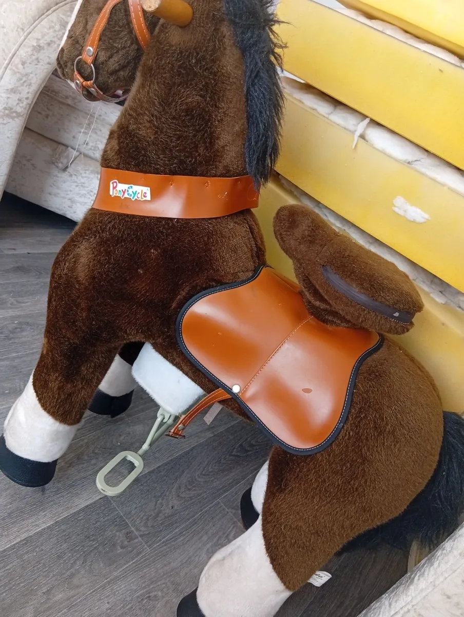 Ride on horse - Image 2