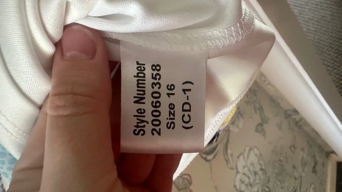 Cold shoulder top - Image 2