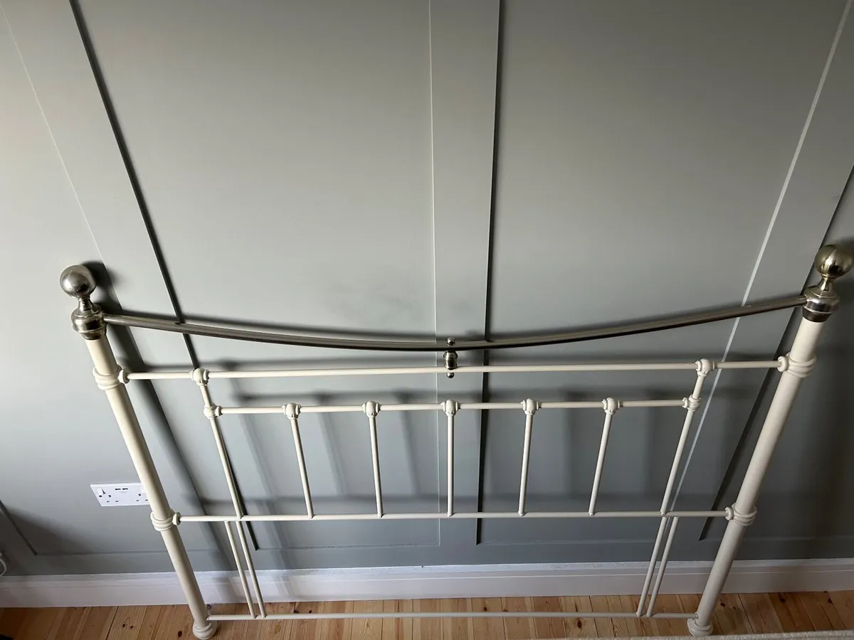 Metal headboard - Image 2