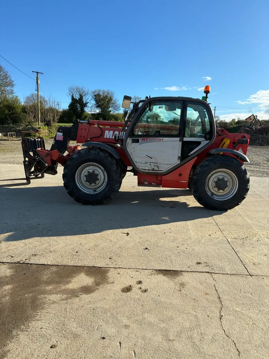 Manitou 1030 year 2012 - Image 1