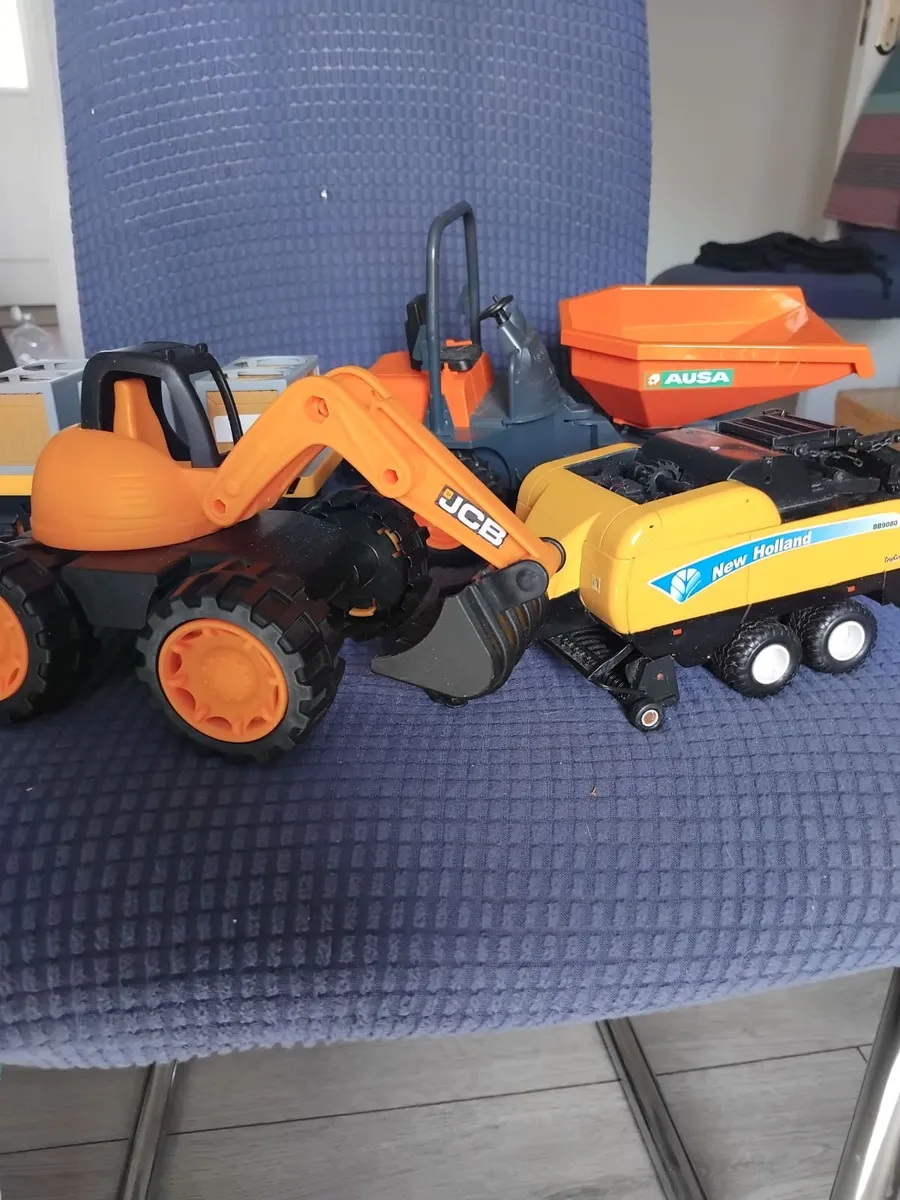 Toy tractors and construction - Image 4